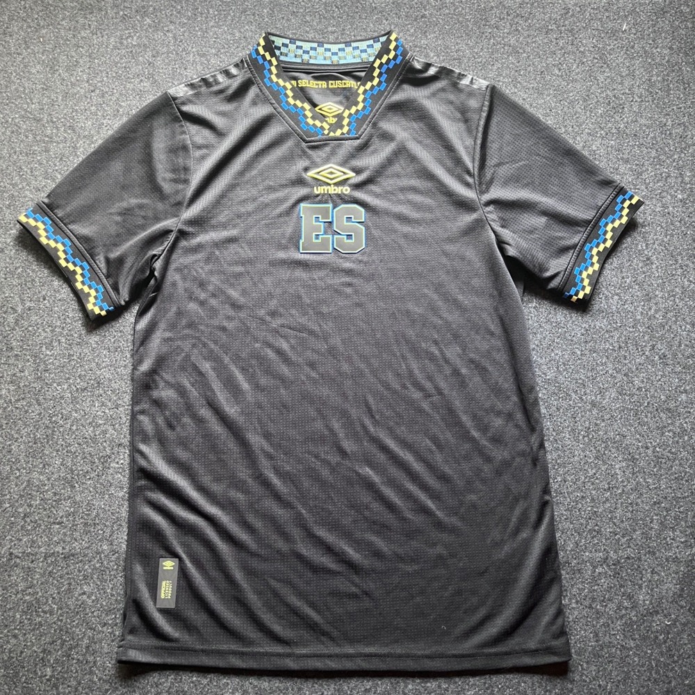 Umbro El Salvador Soccer Jersey Mens Small Black Excellent FESFUT Training Top - Picture 6 of 9